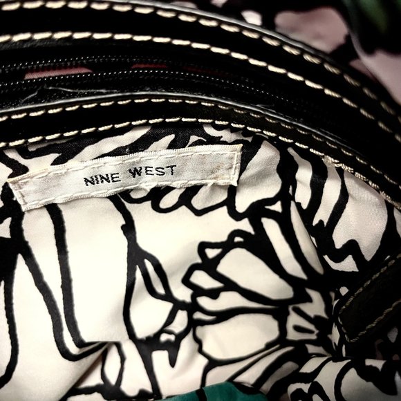 🎉Purse Sale🎉 Nine West Hot Pink Crossbody Purse/Bag  9 ½” x 10” - Picture 8 of 10